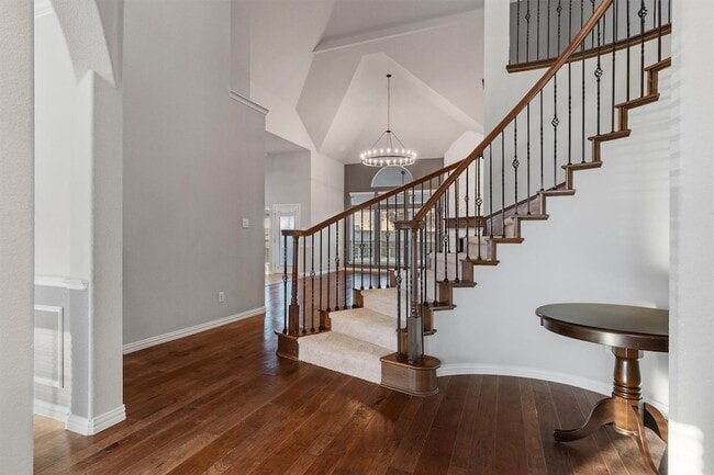 Building Photo - 2003 Silent Shore St