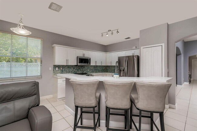 Building Photo - 3808 SW 165th Terrace