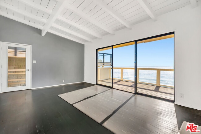 Building Photo - 25330 Malibu Rd