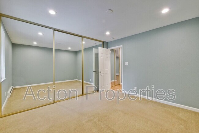 Building Photo - 505 Cypress Point Dr