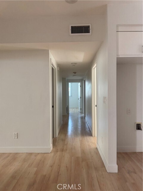 Building Photo - 1122 E 94th St