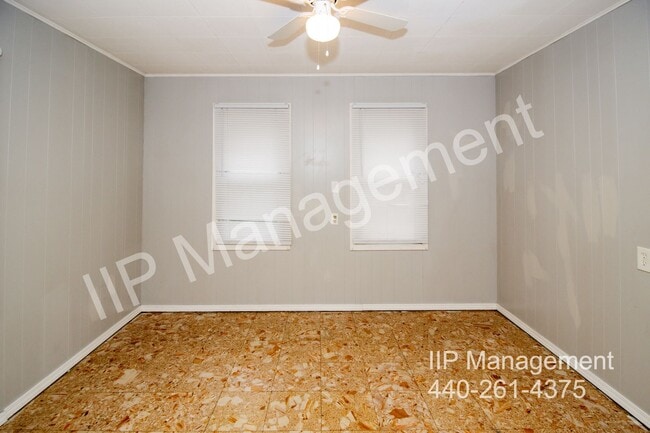 Building Photo - 1357 E 289th St