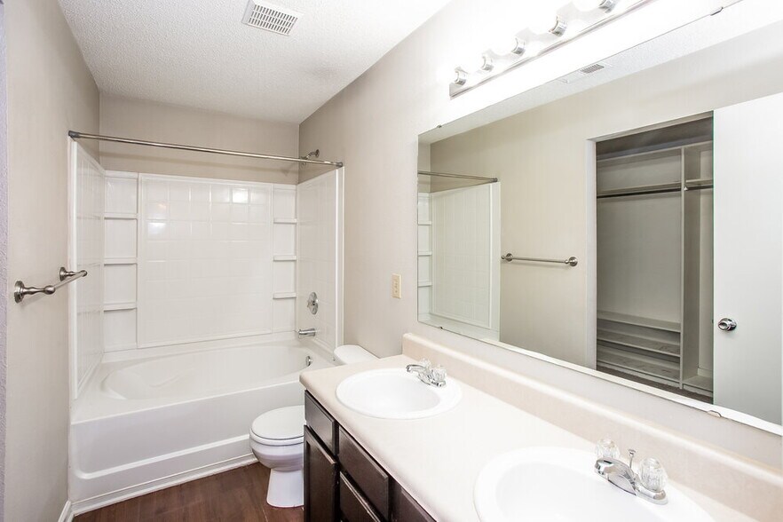 Building Photo - 4030 Kellybrook Dr