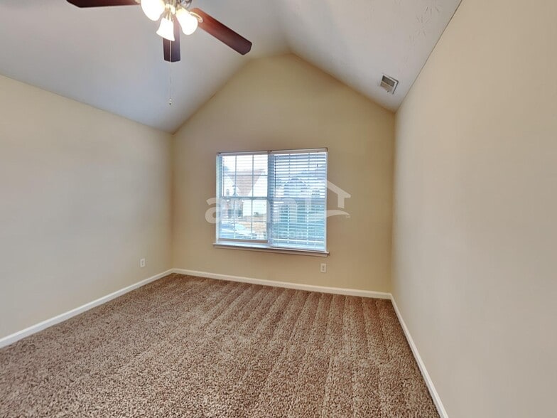 Building Photo - 116 Shadowhill Ln