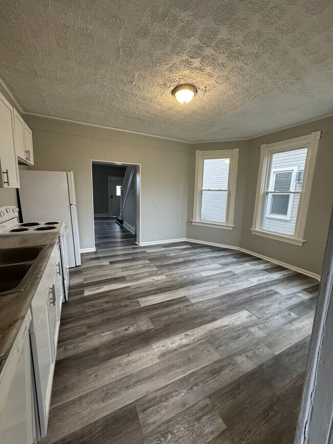 Building Photo - 721 Ross Ave