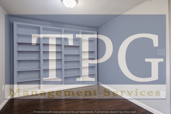Building Photo - Beautiful, Pet Friendly, Newly Renovated Home in Independence MO!
