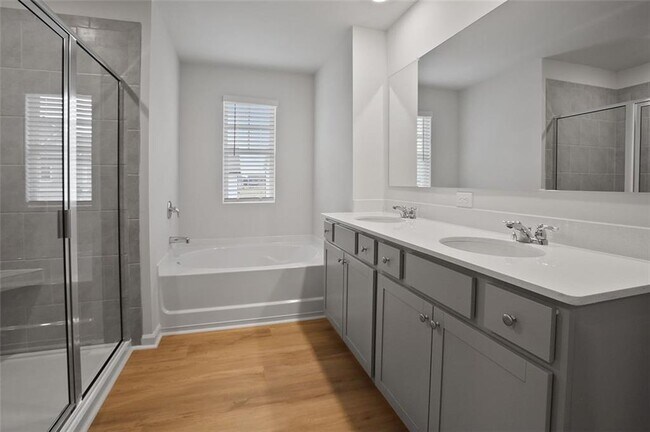 Building Photo - 136 Hampton Ter