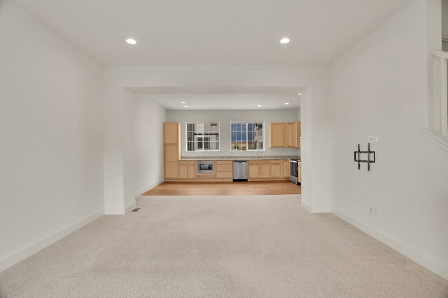 Building Photo - $2,500 - 2 Bed, 2.5 Bath Townhome in Broom...