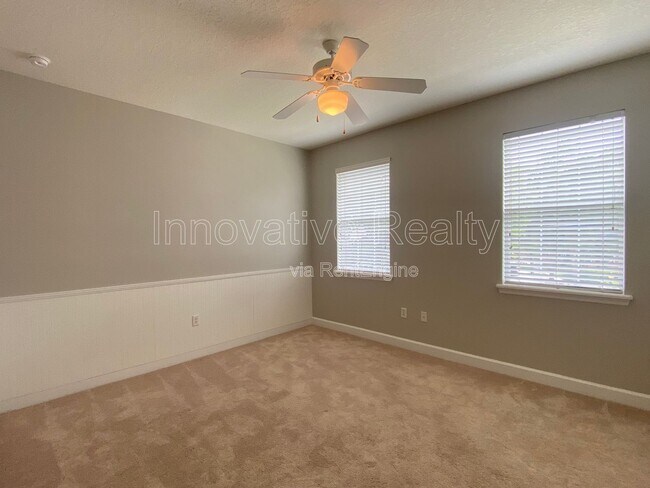 Building Photo - 332 E Kaley St