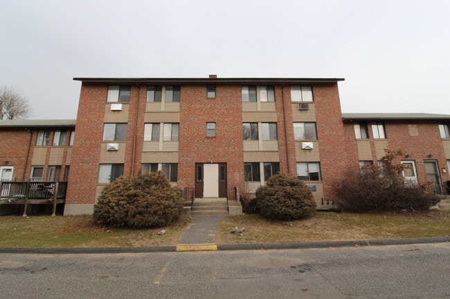 Building Photo - 157 School St