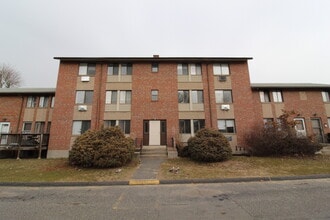 Building Photo - 157 School St