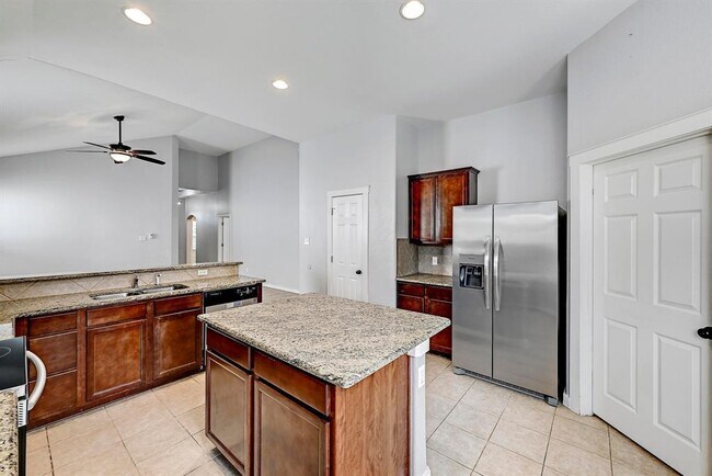 Building Photo - 16316 McAloon Way