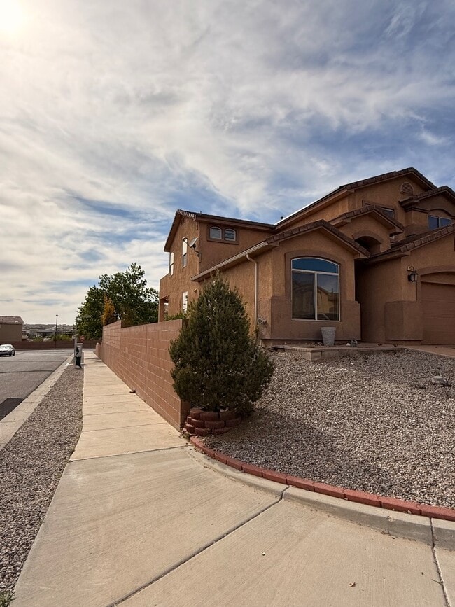 Building Photo - 2148 Vista de Colinas Dr SE