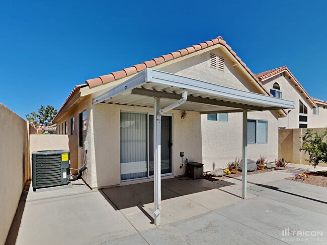 Building Photo - 2704 Purple Root Dr