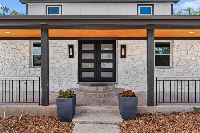 Building Photo - 6501 Thomas Springs Rd