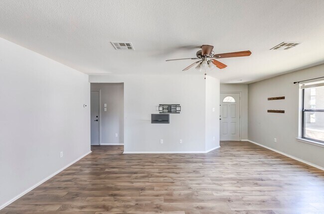 Building Photo - 8510 Starview St