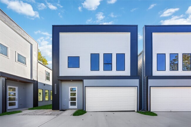 Building Photo - 7125 England St