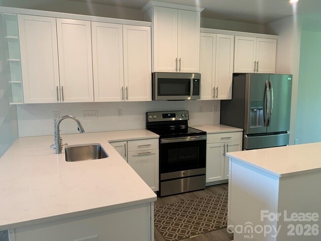 Building Photo - 948 Broad River Ln