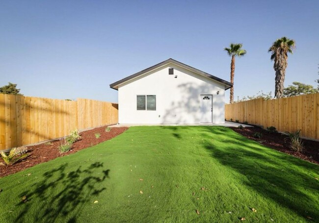 Building Photo - 310 Ohio Dr
