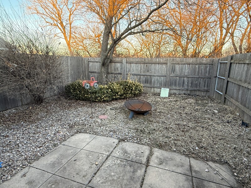 Building Photo - 32 E Chisholm Crk St