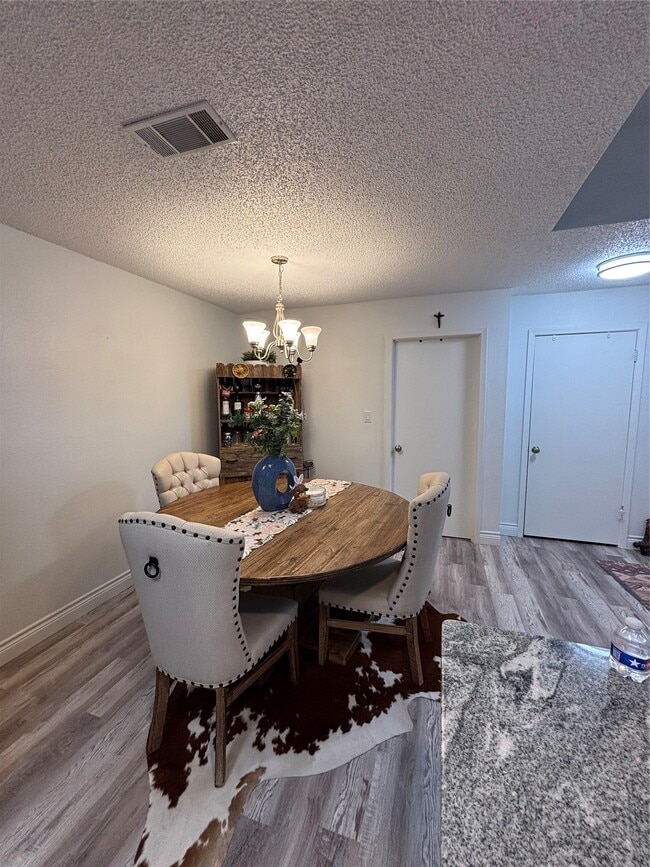 Building Photo - 30 Oak Villa Rd