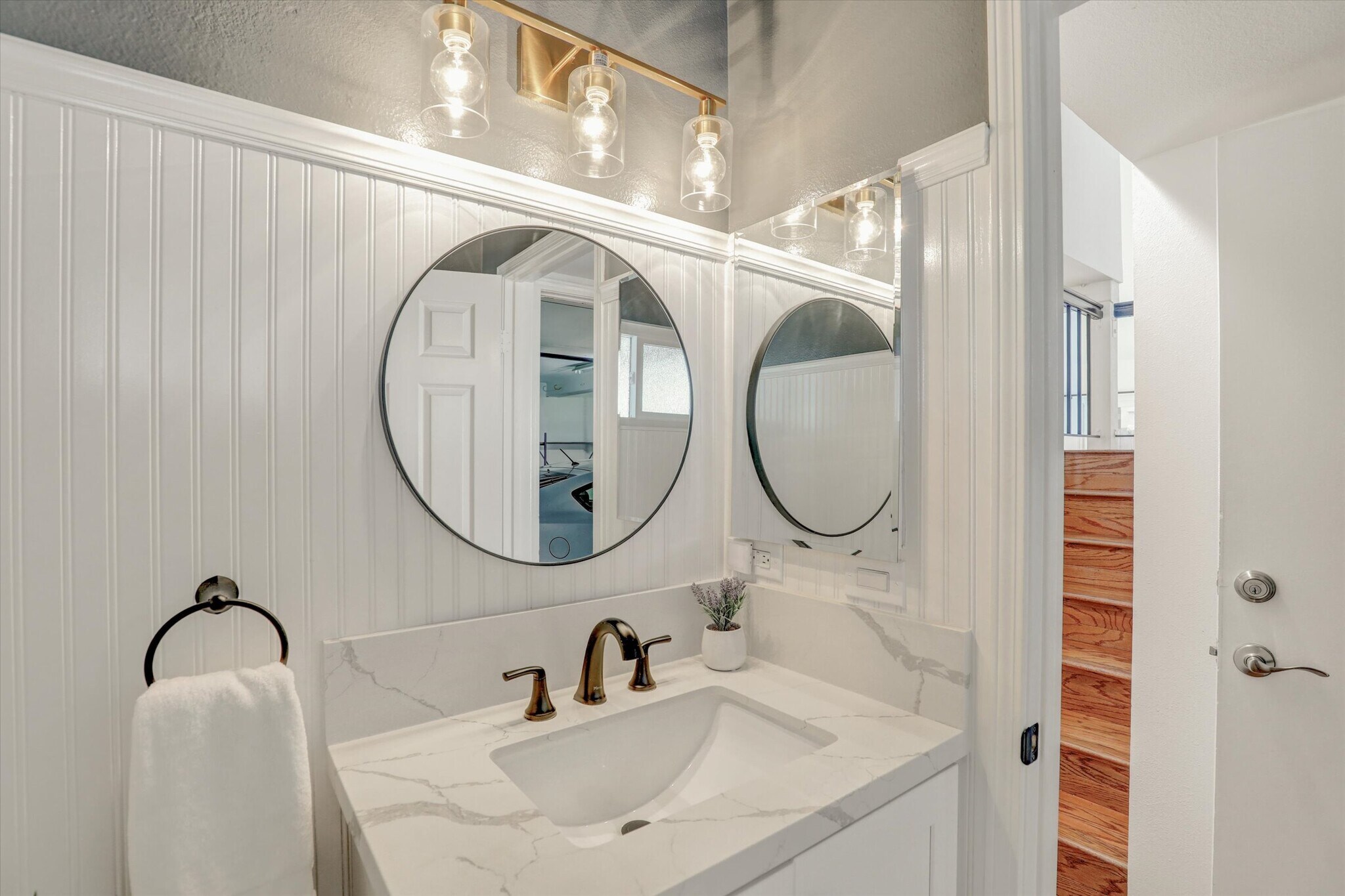 Building Photo - 2191 Canyon Dr