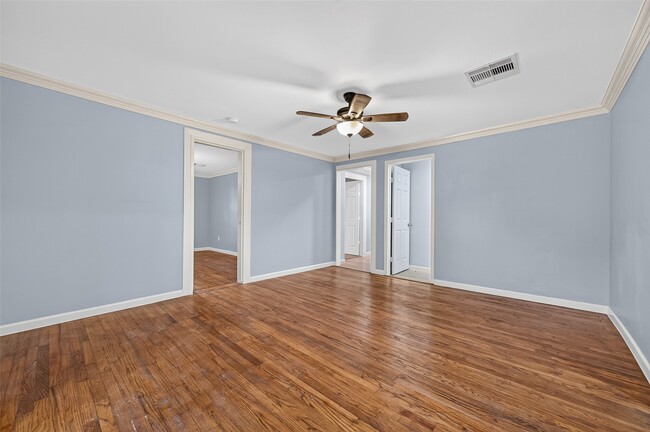 Building Photo - 4715 Chapman St
