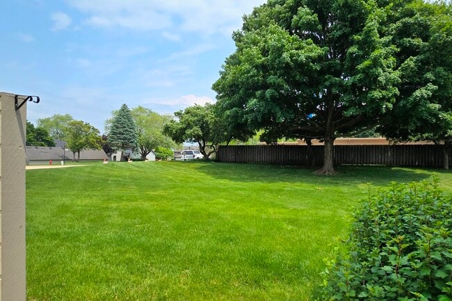 Building Photo - 703 Colby Ct