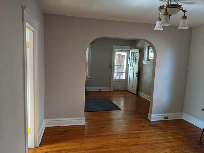 Building Photo - 1140 Moorlands Dr