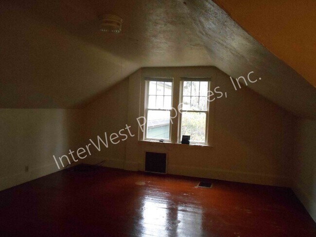 Building Photo - 7622 SE 36th Ave