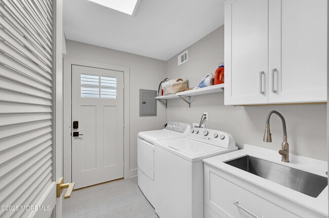 Building Photo - 28 Harborside Dr E