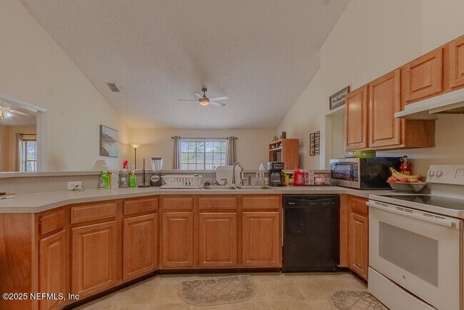 Building Photo - 4393 Pebble Brook Dr