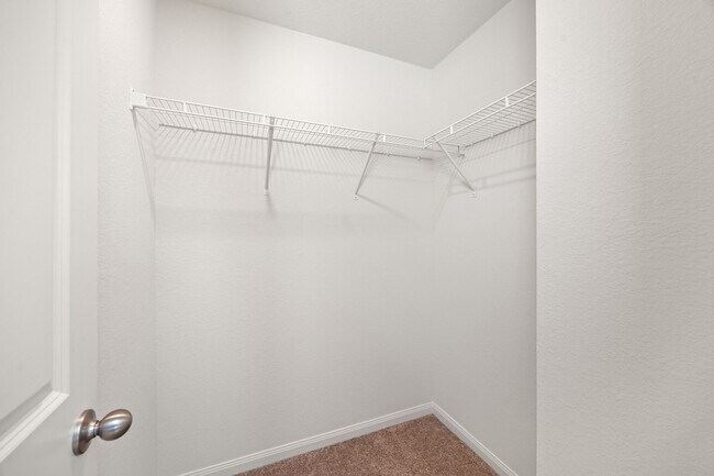 Building Photo - 15243 Crescent Brookfield Dr