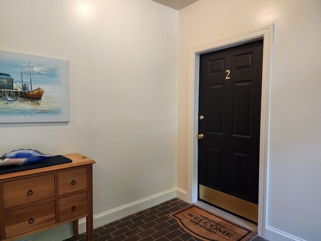 Building Photo - 207 Golden Bear Dr