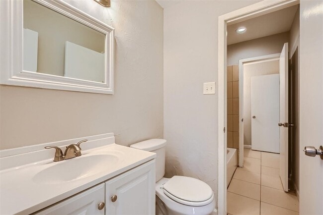 Building Photo - 413 Lindo Dr