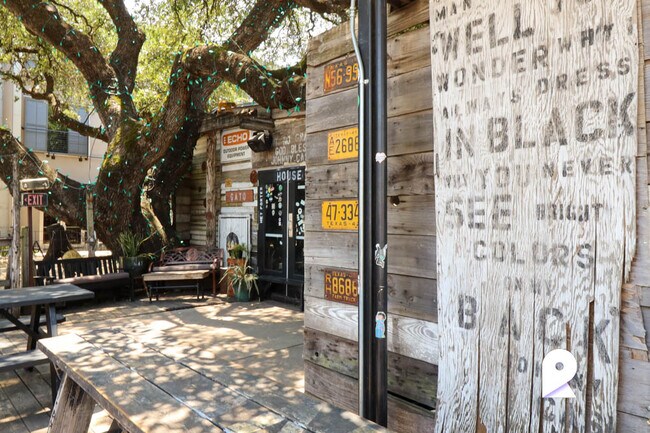 Building Photo - 1211 W 8th St