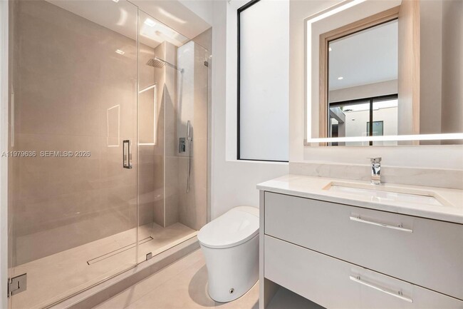 Building Photo - 723 NE 77th St