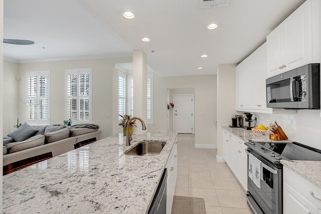 Building Photo - Beautiful Baldwin Park Orlando Town Home