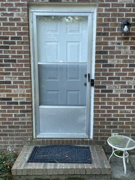 Building Photo - 415 10th Ave S