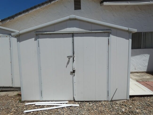 Building Photo - Single Story 2 Bedroom 2 Bath Casita Utilities Included