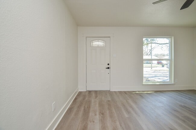 Building Photo - 4434 McCleester Dr