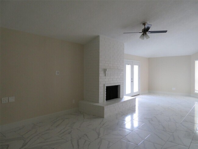 Building Photo - 11619 Bowlan Ln