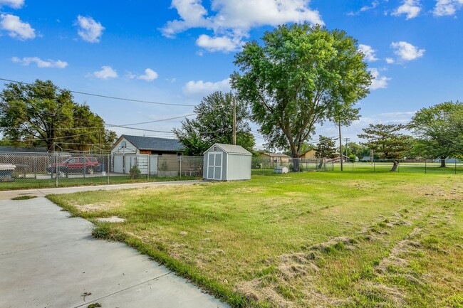 Building Photo - Updated 3 Bedroom Home with New Windows!