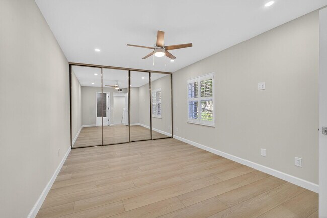 Building Photo - 4204 Roxbury Ct
