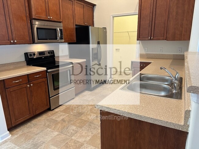 Building Photo - 20 Wesleyan Dr