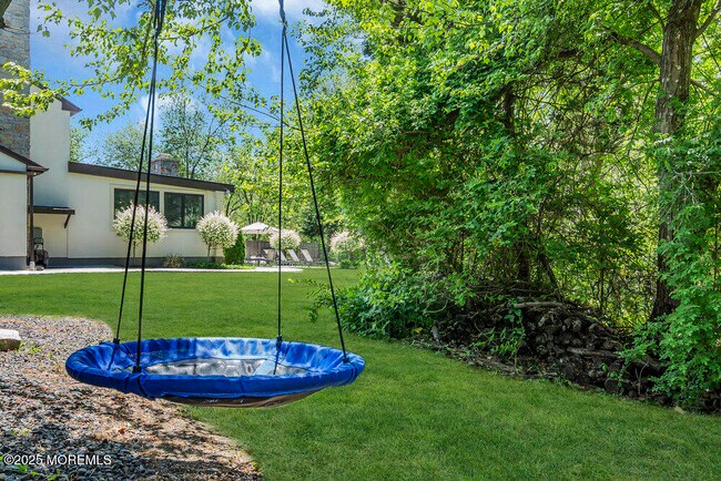Building Photo - 620 Brookside Dr