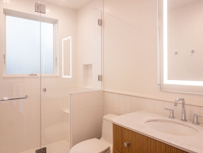 Building Photo - Stunning, Fully Remodeled Jr. 1bd/1ba! Remodeled! Private Deck! Parking! Laundry! PROGRESSIVE!