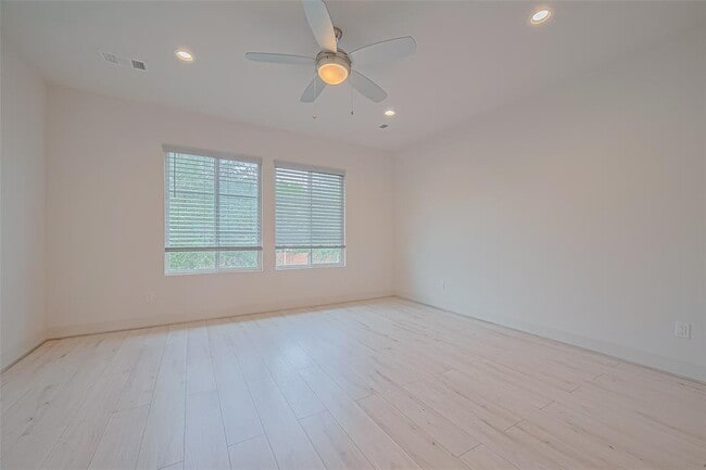 Building Photo - 11603 Royal Ivory Crossing