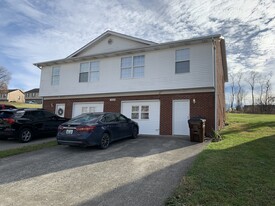 Building Photo - 1065 B Brandy Lane