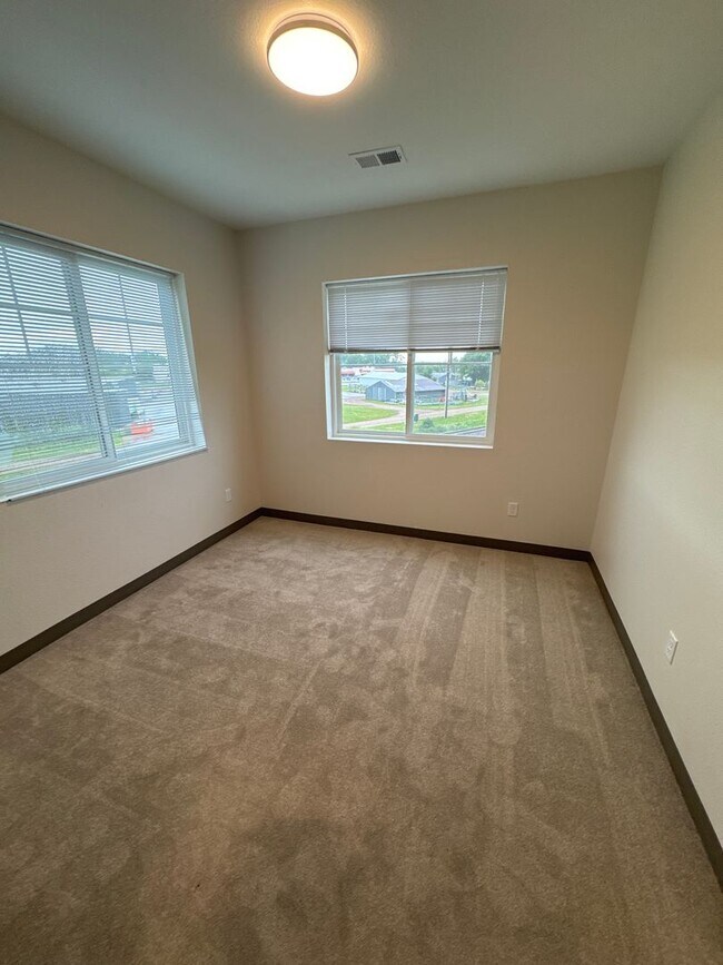 Building Photo - 2Bed 2 Bath - Windom Landing Under New Management